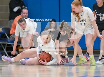 Thumbnail 3 in West Seattle vs Central Kitsap (3A Opening Round) photogallery.