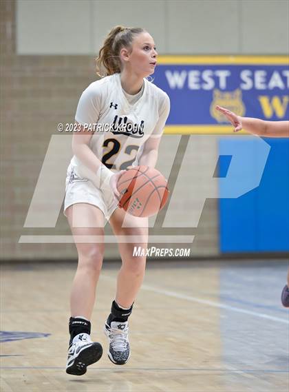 Thumbnail 2 in West Seattle vs Central Kitsap (3A Opening Round) photogallery.
