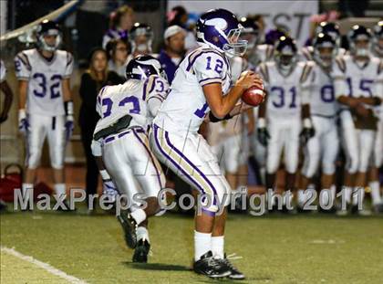 Thumbnail 1 in Hart vs. Valencia photogallery.