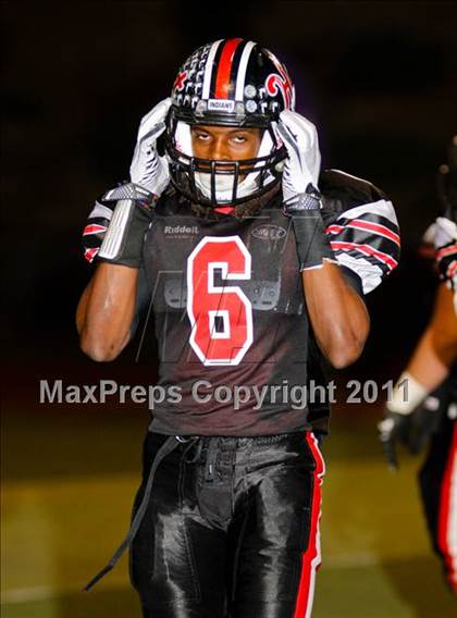 Thumbnail 2 in Hart vs. Valencia photogallery.