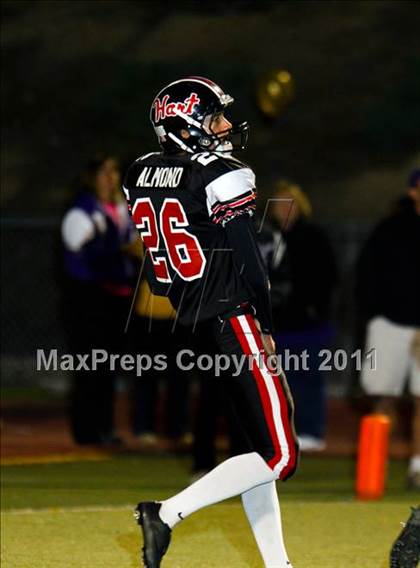 Thumbnail 3 in Hart vs. Valencia photogallery.