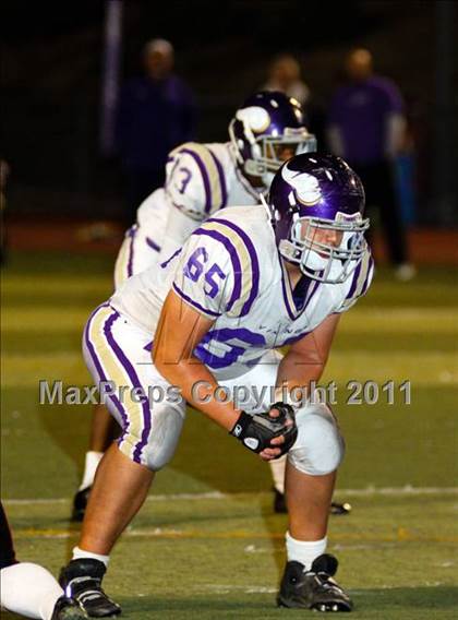 Thumbnail 1 in Hart vs. Valencia photogallery.