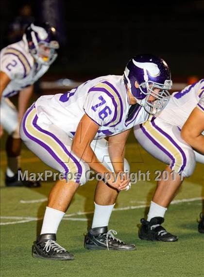 Thumbnail 3 in Hart vs. Valencia photogallery.