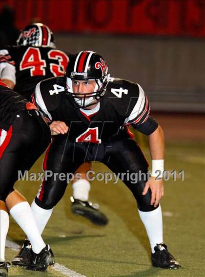 Thumbnail 2 in Hart vs. Valencia photogallery.