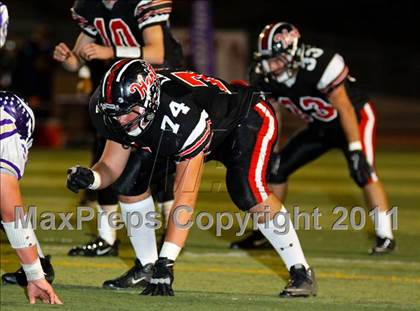 Thumbnail 2 in Hart vs. Valencia photogallery.