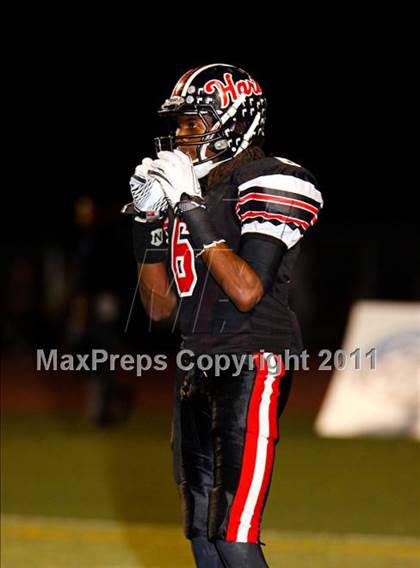 Thumbnail 3 in Hart vs. Valencia photogallery.