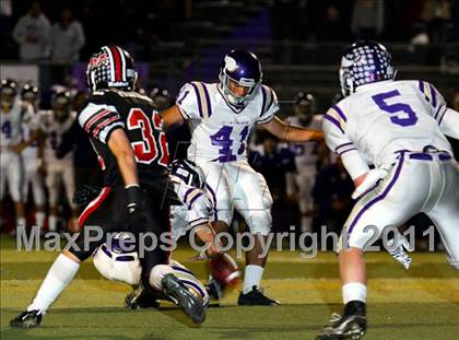 Thumbnail 1 in Hart vs. Valencia photogallery.