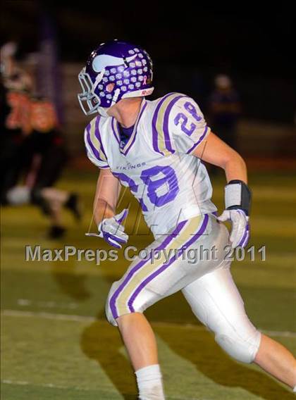 Thumbnail 3 in Hart vs. Valencia photogallery.