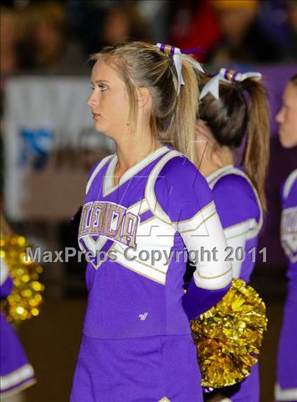 Thumbnail 2 in Hart vs. Valencia photogallery.