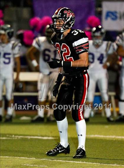 Thumbnail 3 in Hart vs. Valencia photogallery.