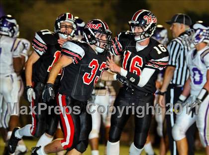 Thumbnail 2 in Hart vs. Valencia photogallery.