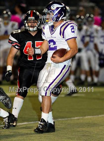 Thumbnail 2 in Hart vs. Valencia photogallery.