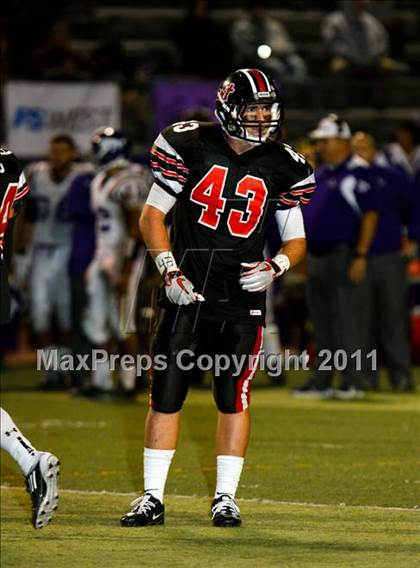 Thumbnail 2 in Hart vs. Valencia photogallery.