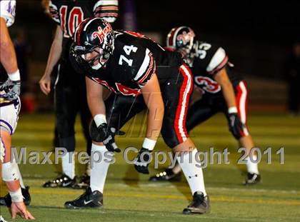 Thumbnail 1 in Hart vs. Valencia photogallery.