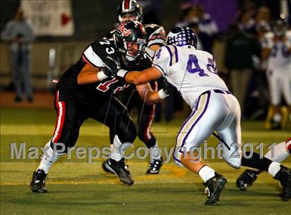 Thumbnail 2 in Hart vs. Valencia photogallery.
