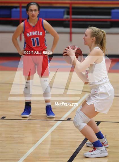 Thumbnail 1 in Westlake vs Hays photogallery.