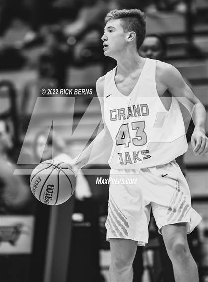 Thumbnail 3 in Grand Oaks vs Oak Ridge photogallery.
