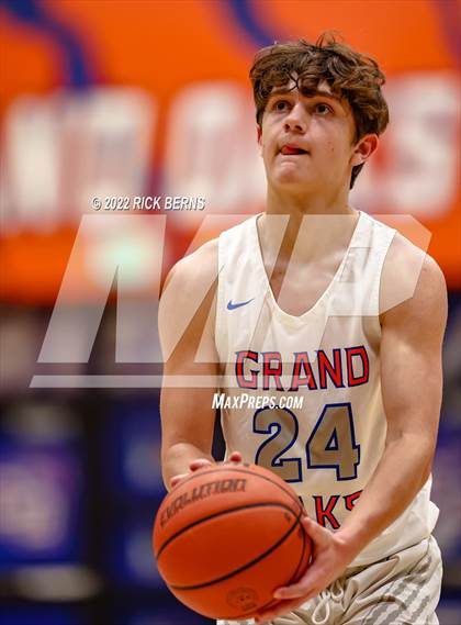 Thumbnail 2 in Grand Oaks vs Oak Ridge photogallery.