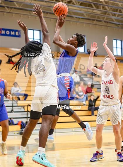 Thumbnail 1 in Grand Oaks vs Oak Ridge photogallery.