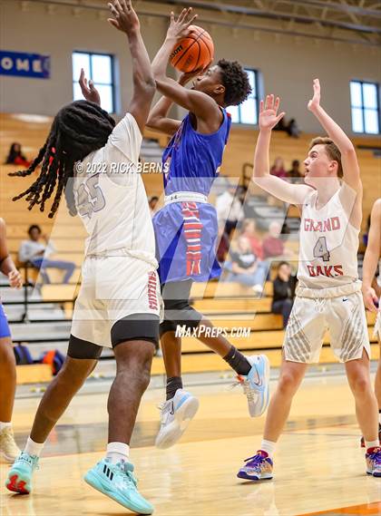 Thumbnail 3 in Grand Oaks vs Oak Ridge photogallery.