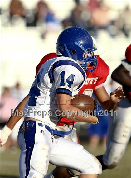Thumbnail 3 in Goose Creek Memorial vs Barbers Hill  photogallery.