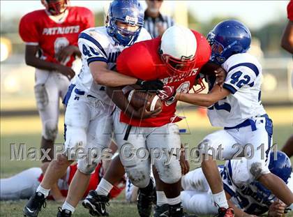 Thumbnail 2 in Goose Creek Memorial vs Barbers Hill  photogallery.