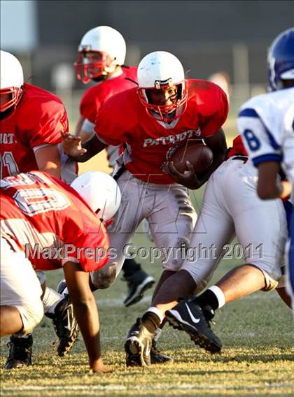 Thumbnail 1 in Goose Creek Memorial vs Barbers Hill  photogallery.