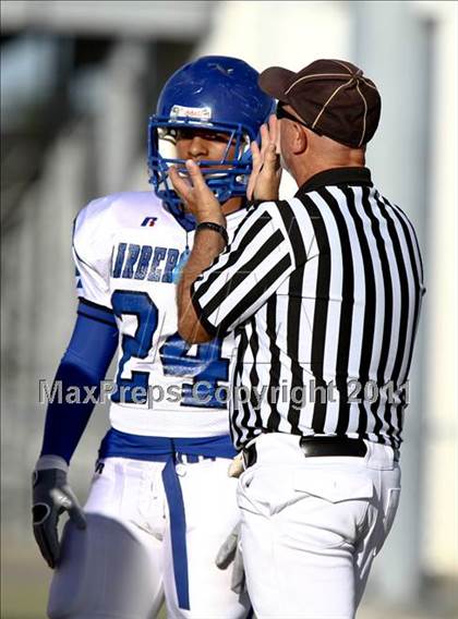 Thumbnail 3 in Goose Creek Memorial vs Barbers Hill  photogallery.