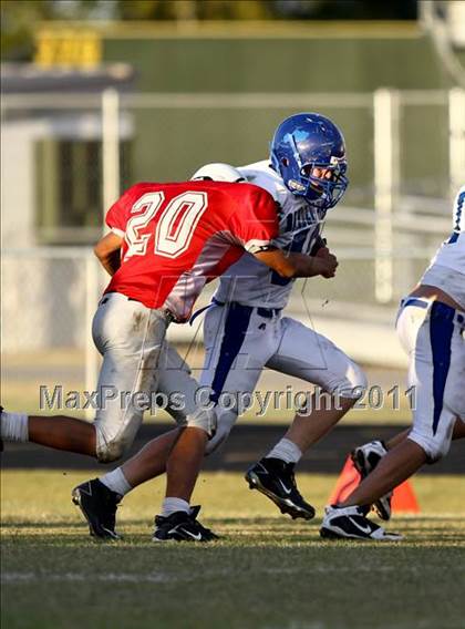 Thumbnail 1 in Goose Creek Memorial vs Barbers Hill  photogallery.