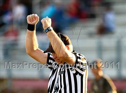 Thumbnail 2 in Goose Creek Memorial vs Barbers Hill  photogallery.