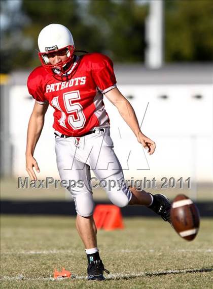Thumbnail 2 in Goose Creek Memorial vs Barbers Hill  photogallery.