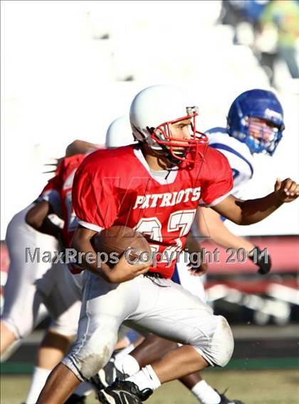 Thumbnail 2 in Goose Creek Memorial vs Barbers Hill  photogallery.