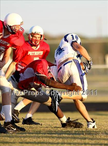 Thumbnail 3 in Goose Creek Memorial vs Barbers Hill  photogallery.