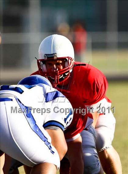 Thumbnail 3 in Goose Creek Memorial vs Barbers Hill  photogallery.