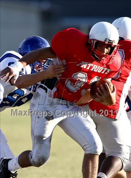 Thumbnail 3 in Goose Creek Memorial vs Barbers Hill  photogallery.