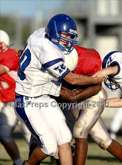 Thumbnail 3 in Goose Creek Memorial vs Barbers Hill  photogallery.