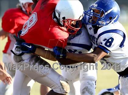 Thumbnail 3 in Goose Creek Memorial vs Barbers Hill  photogallery.