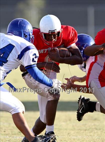 Thumbnail 3 in Goose Creek Memorial vs Barbers Hill  photogallery.
