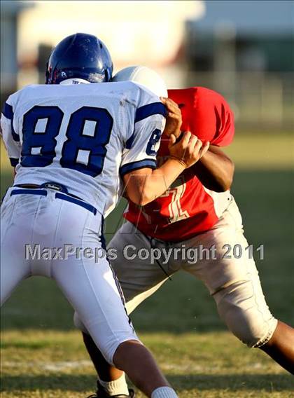 Thumbnail 2 in Goose Creek Memorial vs Barbers Hill  photogallery.