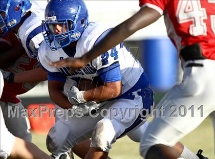 Thumbnail 2 in Goose Creek Memorial vs Barbers Hill  photogallery.