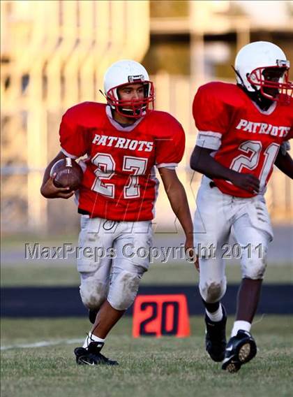 Thumbnail 2 in Goose Creek Memorial vs Barbers Hill  photogallery.