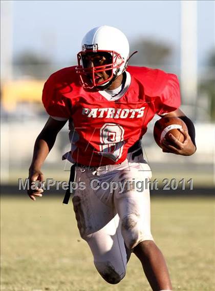 Thumbnail 1 in Goose Creek Memorial vs Barbers Hill  photogallery.