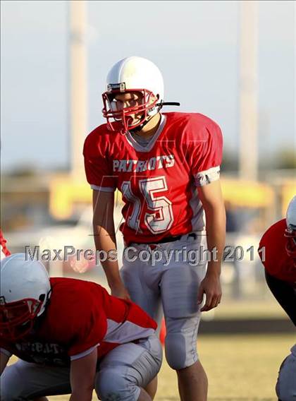 Thumbnail 3 in Goose Creek Memorial vs Barbers Hill  photogallery.