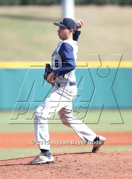 Thumbnail 2 in St. Thomas Aquinas vs. College Station (National High School Invitational) photogallery.