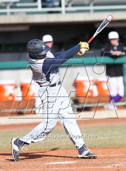 Thumbnail 2 in St. Thomas Aquinas vs. College Station (National High School Invitational) photogallery.