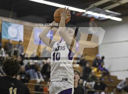 Thumbnail 3 in Carlsbad vs. Archbishop Mitty (Torrey Pines Holiday Classic) photogallery.