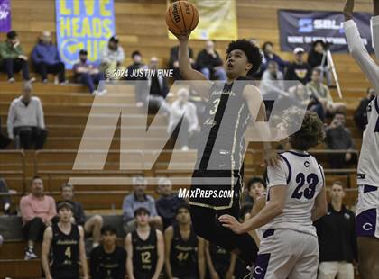 Thumbnail 2 in Carlsbad vs. Archbishop Mitty (Torrey Pines Holiday Classic) photogallery.
