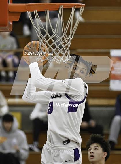 Thumbnail 3 in Carlsbad vs. Archbishop Mitty (Torrey Pines Holiday Classic) photogallery.