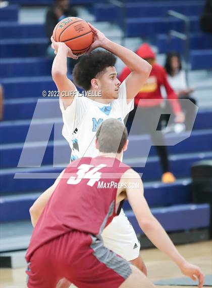 Thumbnail 2 in Porter Gaud vs Miller School of Albemarle (Lowcountry Roundball Classic) photogallery.