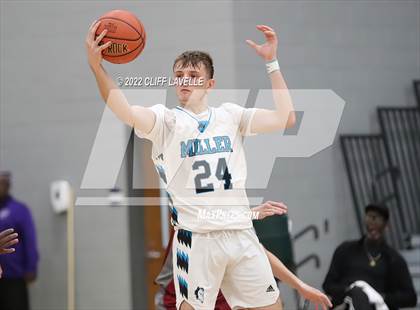 Thumbnail 2 in Porter Gaud vs Miller School of Albemarle (Lowcountry Roundball Classic) photogallery.